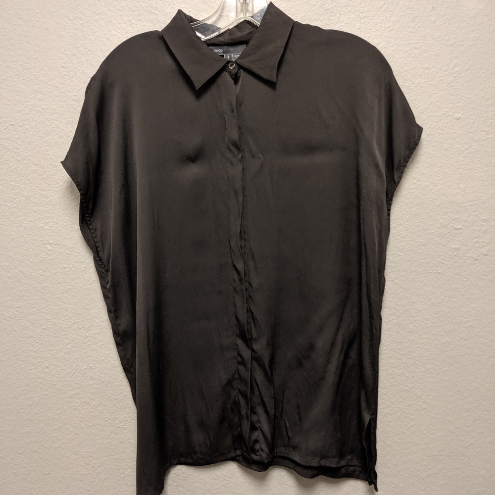 Vince top 95% Silk 5% spandex